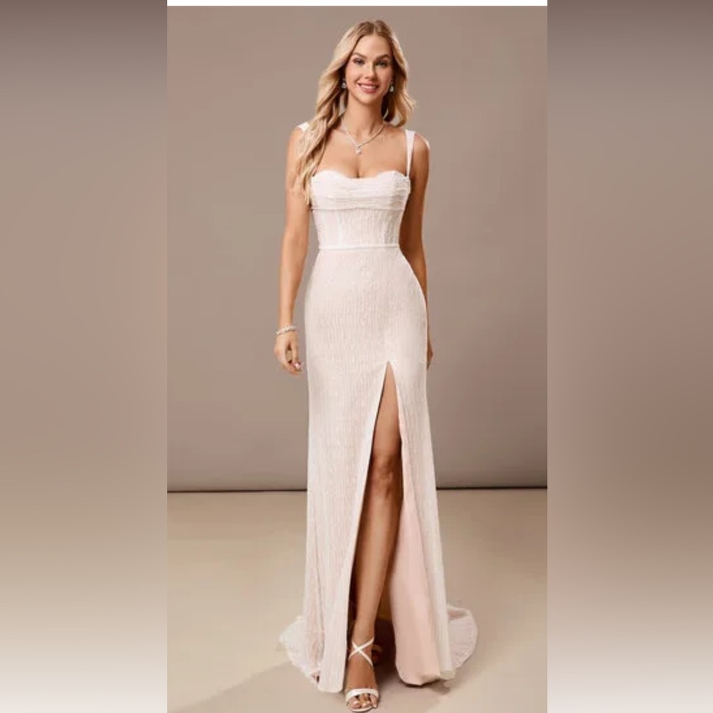 Elegant NEW Ivory/Nude Wedding Gown